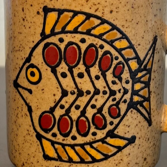 Vintage OTAGIRI JAPAN Fish and Floral Tan Stoneware Mug with Brown Speckles - Picture 3 of 14